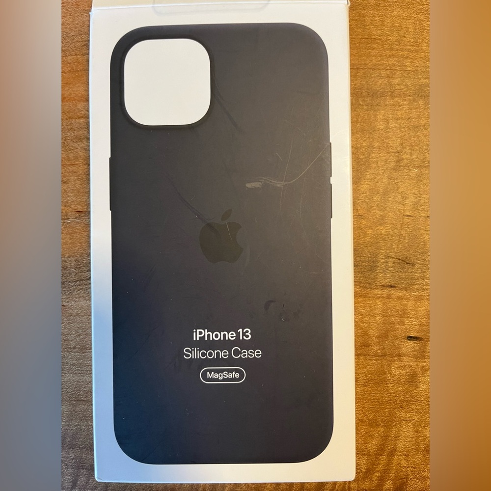 Apple MagSafe iPhone 13 Case